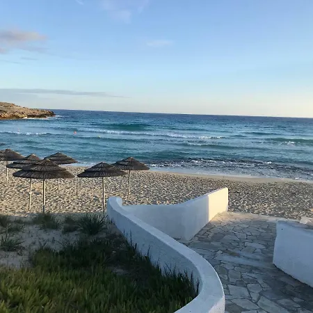 Julia * Ajia Napa